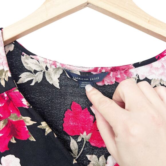 American Eagle Black Floral Long Sleeve Blouse Sz M - Picture 2 of 4